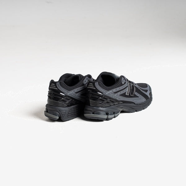 1906R "Black Phantom"